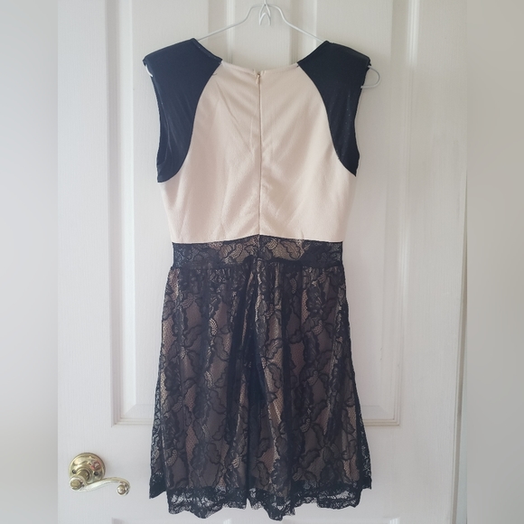 NWOT Cream and black dress - Picture 2 of 6